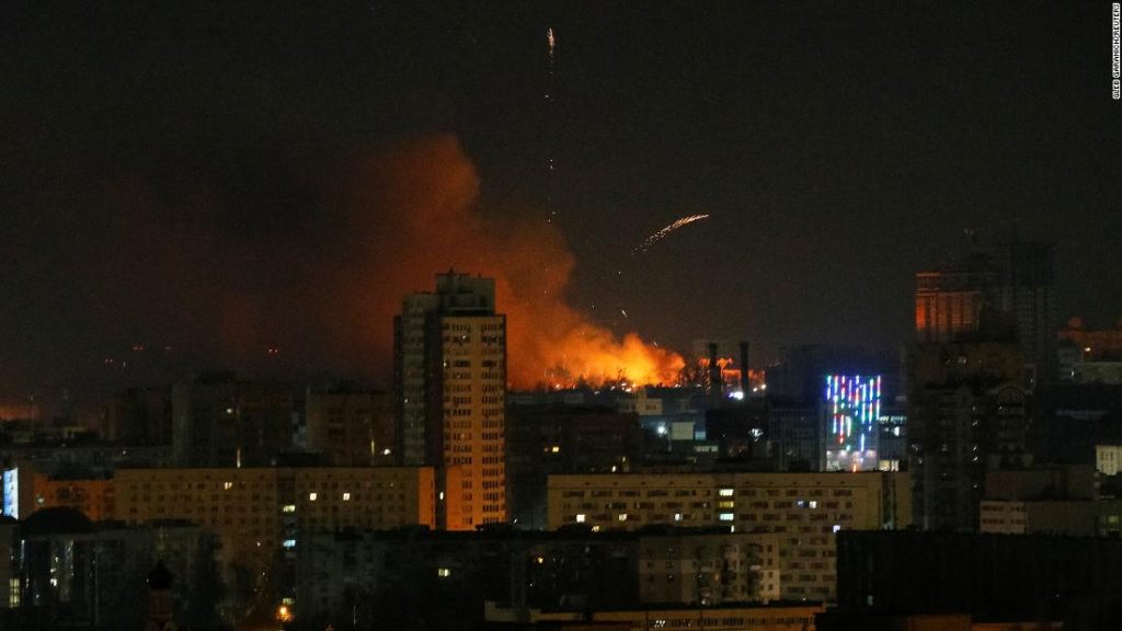 Russische Invasion: Die Schlacht verlagert sich nach Kiew, während die Ukrainer um die Kontrolle über ihre Hauptstadt kämpfen