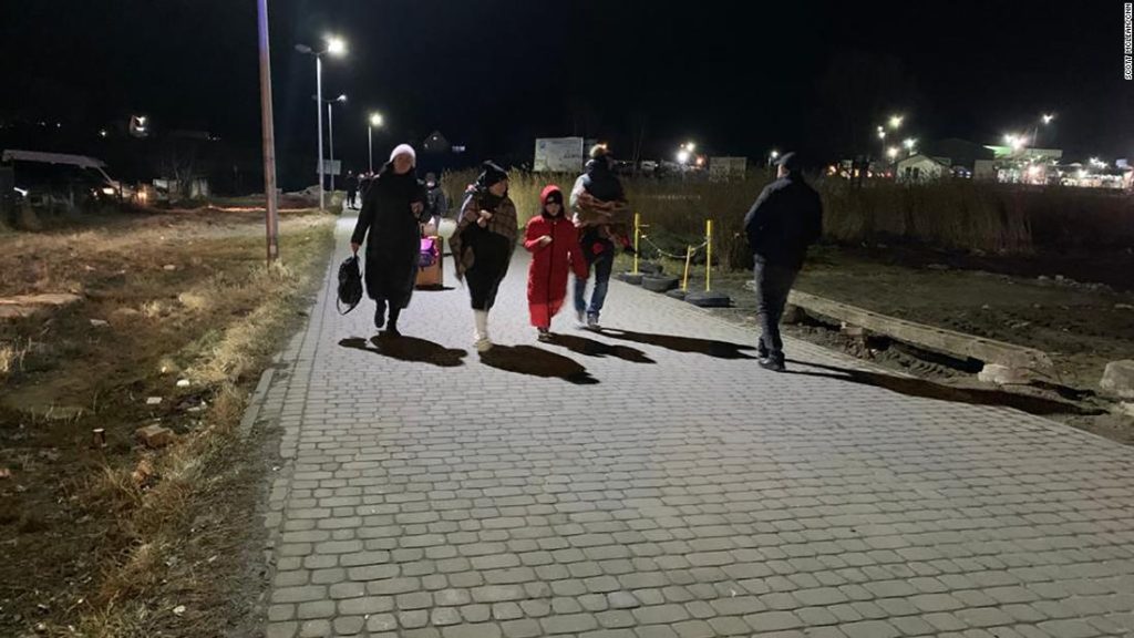 Ukrainer warten mehr als 60 Stunden an der Grenze