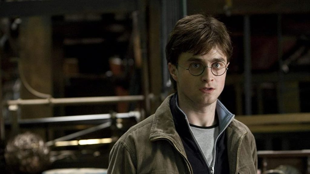 Daniel Radcliffe ist auf Fotos vom Set des Weird Al-Biopics nicht wiederzuerkennen