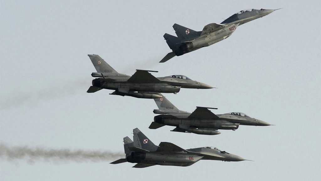 Russland und Ukraine: Überparteiliche Gesetzgeber fordern Biden auf, mit Polen zusammenzuarbeiten, um die Ukraine mit MiG-29 zu beliefern