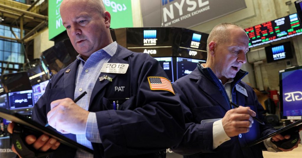 Die Wall Street schließt höher, da die Besorgnis über einen Ausfall der Federal Reserve und Russlands nachlässt