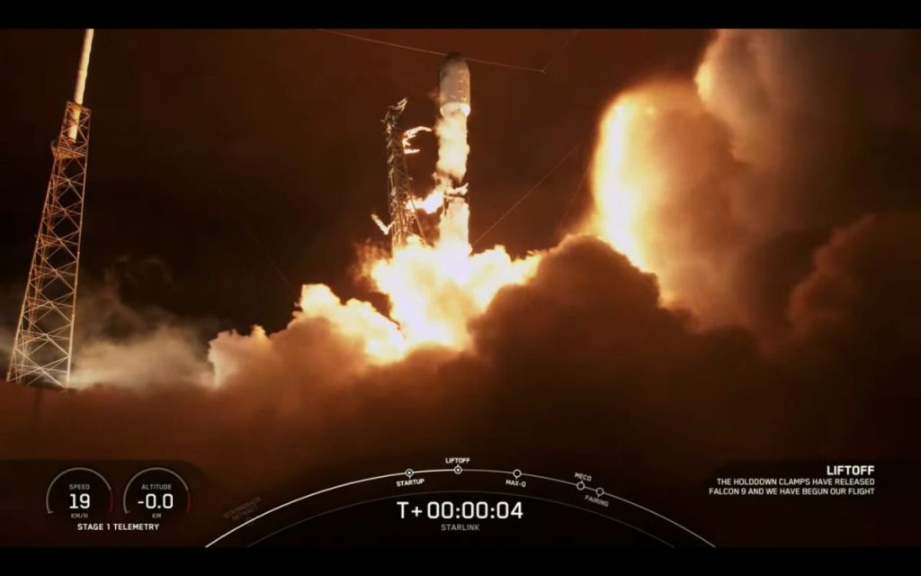 Der Start einer SpaceX Falcon 9-Rakete ist der zwölfte Missionsrekord, der an Bord eines Schiffes auf See landet