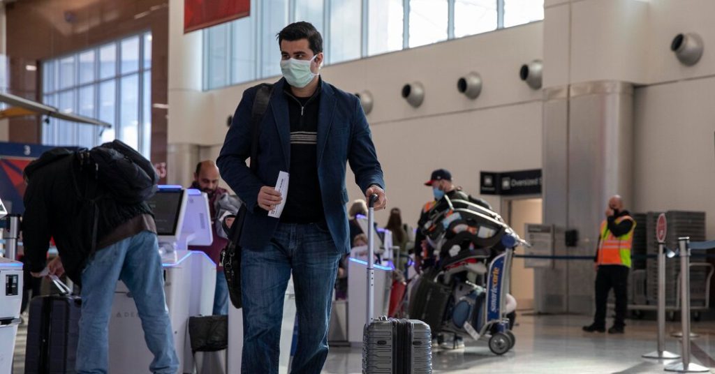 Die Fluggesellschaften fordern Biden auf, die Maskenpflicht für Flugzeuge und Flughäfen zu beenden.