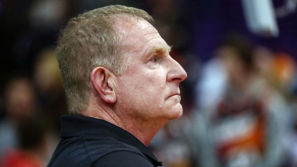 Pastor Al Sharpton fordert die NBA auf, die Ermittlungen gegen Phoenix Suns einzustellen und den Eigentümer Robert Sarver zu entfernen