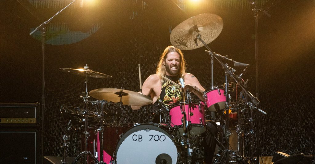 Taylor Hawkins, Schlagzeuger von Foo Fighters, stirbt im Alter von 50 Jahren