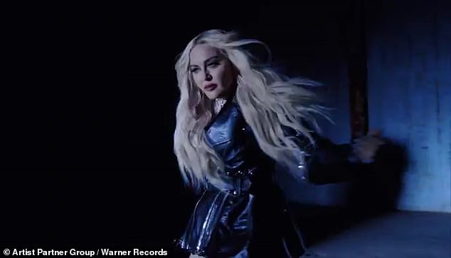 VIEL BESSER: Sie spielte kürzlich in einem Musikvideo für einen modernen Remix ihres 1998er Klassikers „Frozen“ mit Rapper und Sänger 070 Shake.