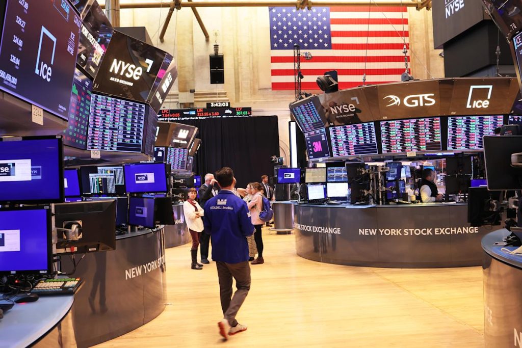 Aktien-Futures steigen, wenn Trader Gewinne im Auge behalten