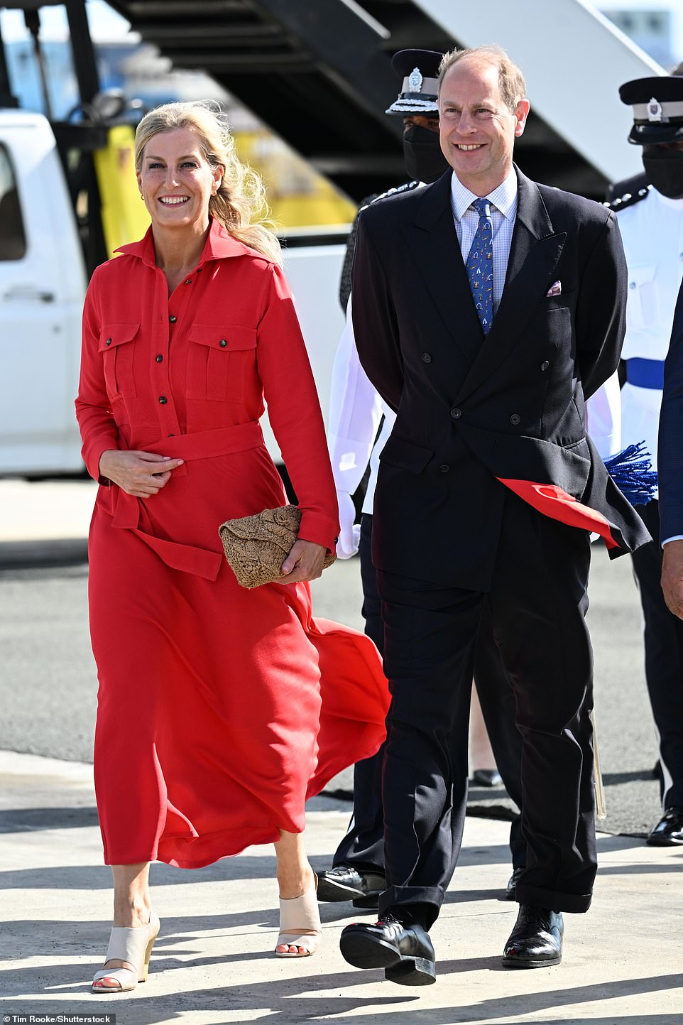 Prinz Edward und Sophie Wessex, hier abgebildet am Hewanorra International Airport, begannen am Freitag ihre einwöchige Tour durch die Karibik in St. Lucia