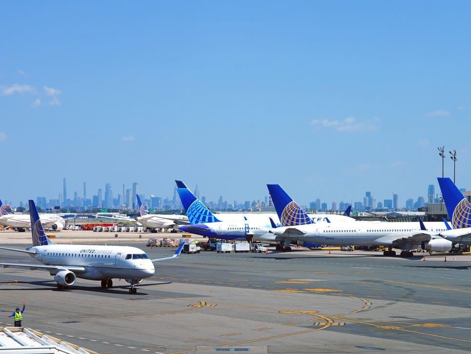 United und American Airlines ersetzen auf einigen Strecken Flugzeuge durch Busse, um dem Pilotenmangel entgegenzuwirken