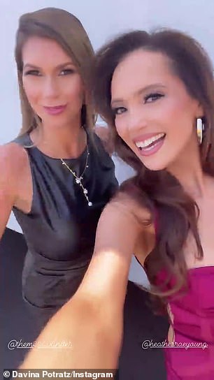 Backstage machte Davina Potratz (rechts) ein Selfie-Video mit Co-Star Maya Vander (links)