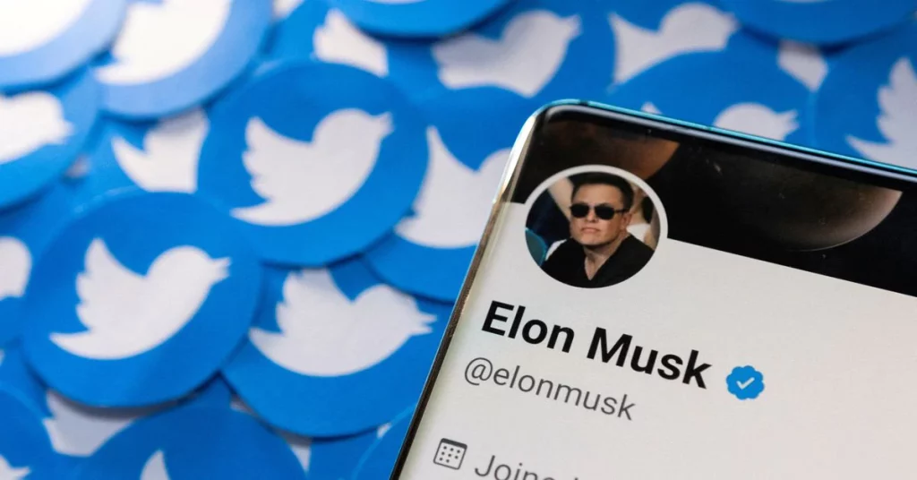 Der Twitter-CEO sieht sich bei einem unternehmensweiten Meeting mit der Wut der Mitarbeiter über Musk-Angriffe konfrontiert