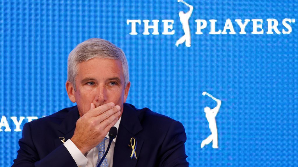 Anwälte sagen, dass PGA TOUR rechtlichen Herausforderungen gegenüberstehen könnte, um LIV-Teilnehmer zu suspendieren