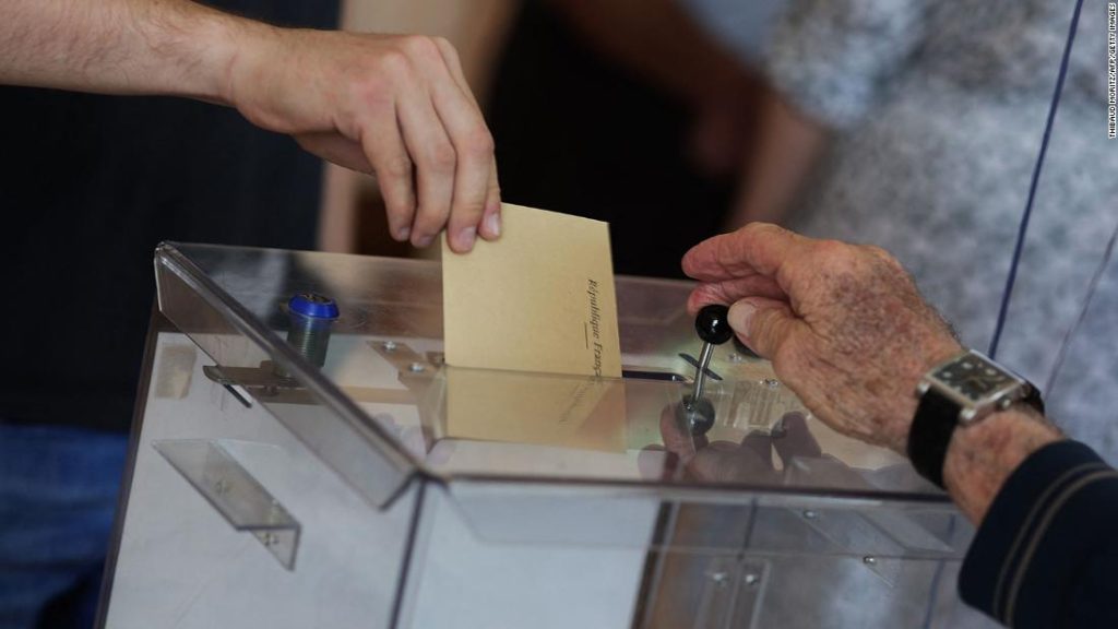 Eine niedrige Wahlbeteiligung überschattete die französischen Parlamentswahlen