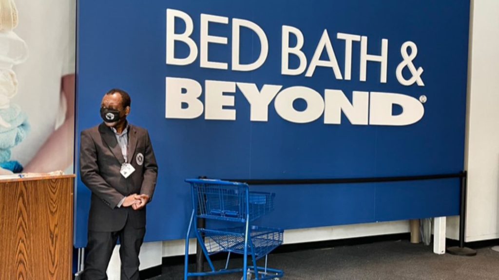 Bed Bath & Beyond, Carnival, Emporkömmling und mehr