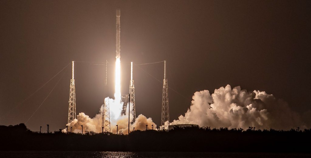 Falcon 9-Rakete von SpaceX bricht Nutzlastmassenrekord mit repariertem Booster