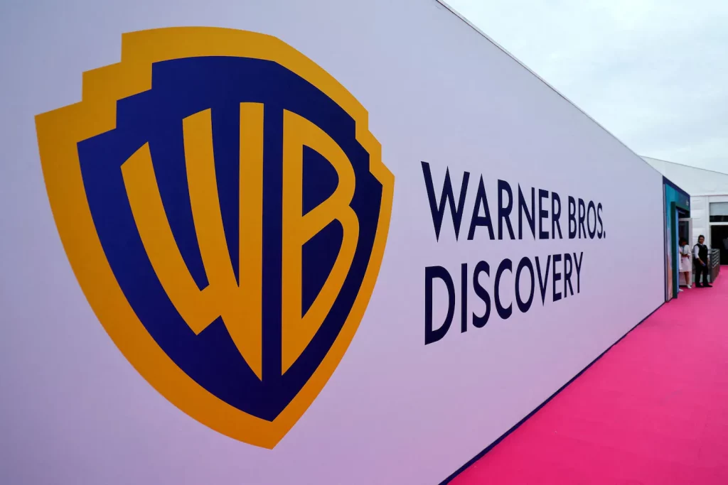 Entdecken Sie Warner Bros.  Zum Integrieren von HBO Max- und Discovery Plus-Diensten