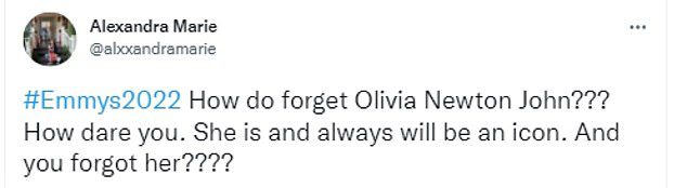 Als Antwort auf die Verachtung twitterte ein Fan: „Wie vergisst du Olivia Newton-John?  wie kannst du es wagen.  Sie ist und bleibt eine Ikone.  Und du hast es vergessen?