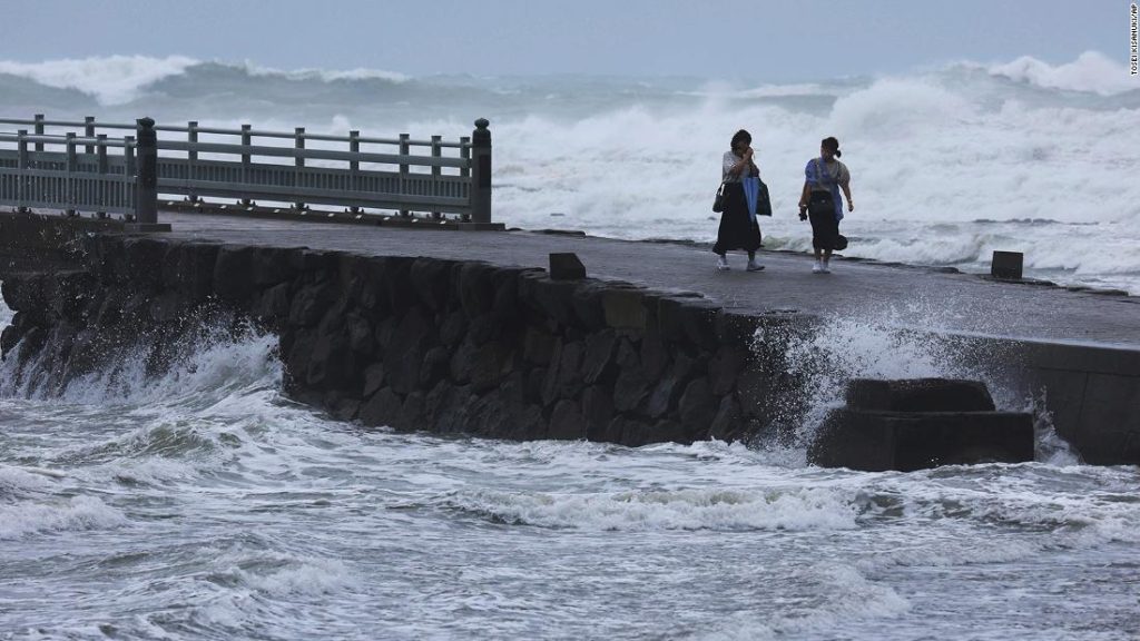 Taifun Nanmadol: Millionen müssen evakuiert werden, als sich der Sturm Japan nähert