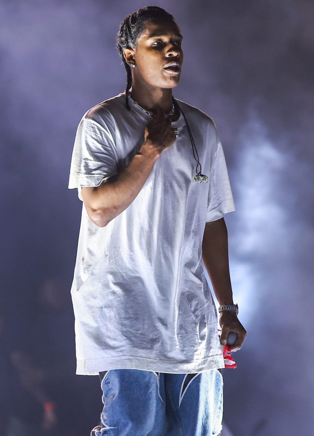 A$AP Rocky entschuldigt sich für kurzes Rollenset und sagt, es sei „schmerzhaft“