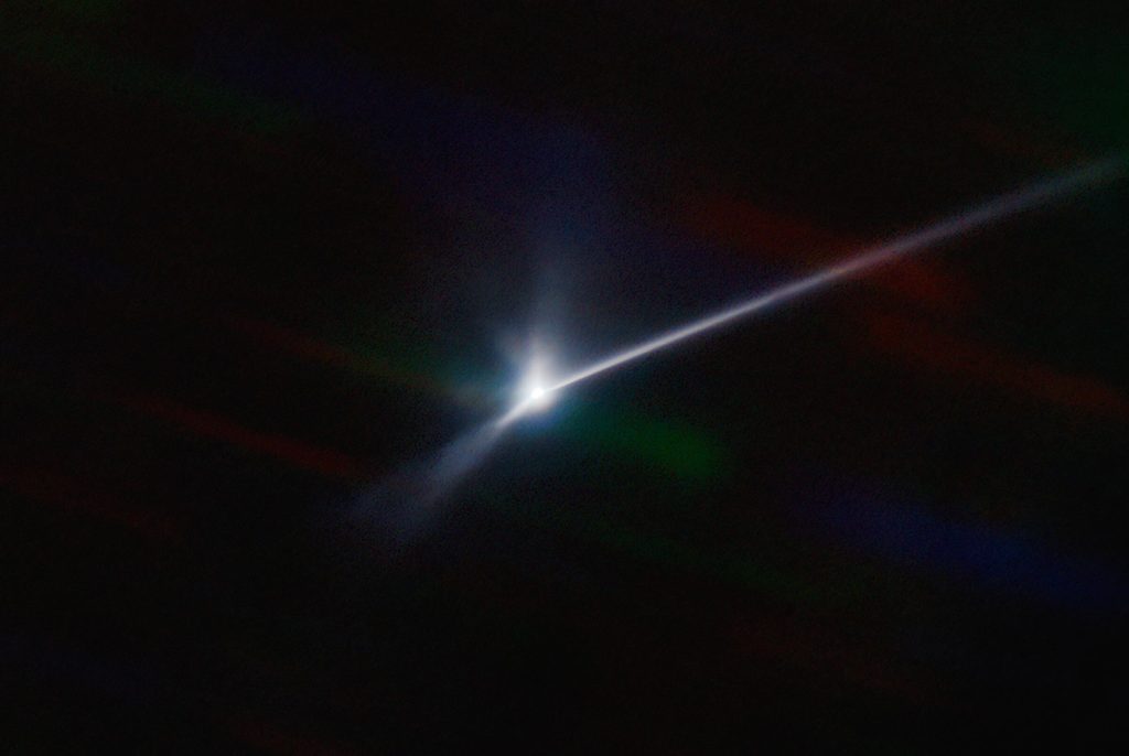 Riesige Trümmerspur von der Kollision von DART mit dem Asteroiden Demorphos, aufgenommen vom SOAR-Teleskop