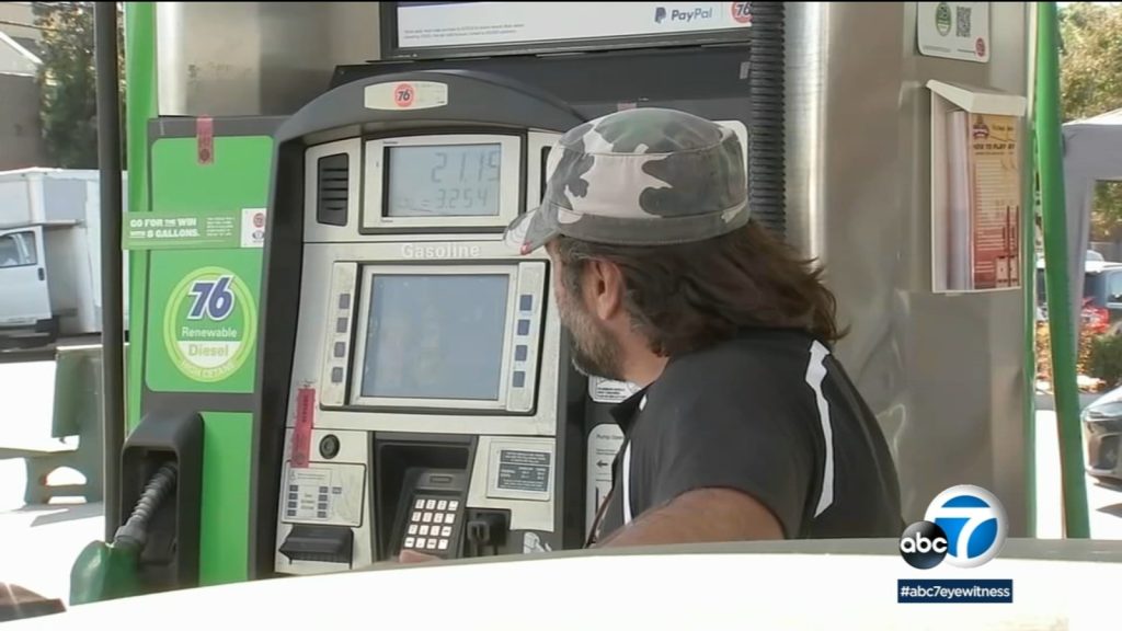 Der durchschnittliche Benzinpreis in Los Angeles County stieg auf ein Rekordhoch von 6,46 $