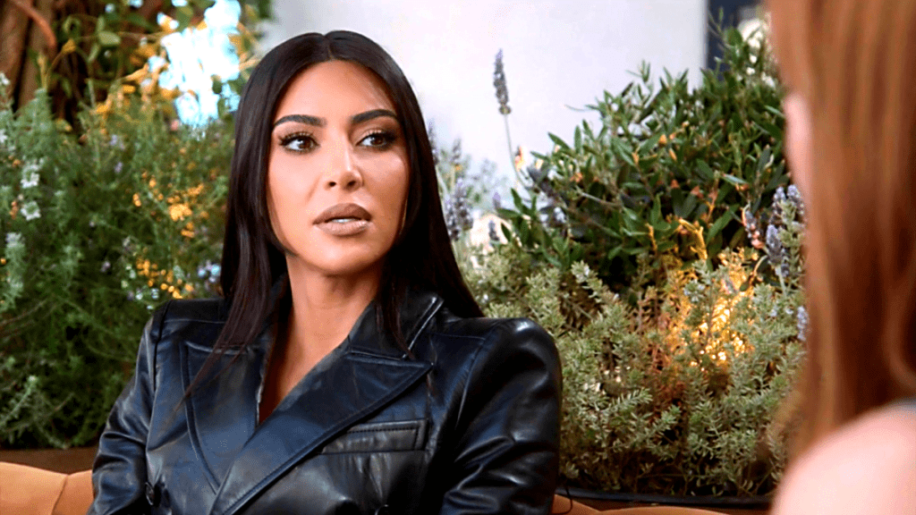 Kim Kardashian fragt sich, ob sie nach der Gegenreaktion „dafür gebaut“ wurde