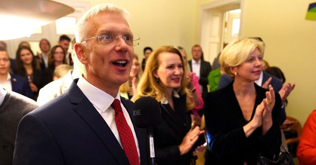 Meinungsumfragen zeigen, dass die Partei Neue Einheit des lettischen Ministerpräsidenten bei der Abstimmung führt