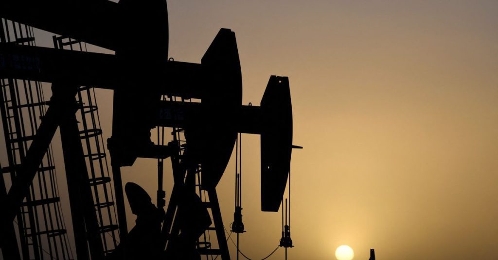 Öl springt um 4 $, da die OPEC+ die größte Produktionskürzung seit 2020 abwägt