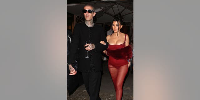 Travis Parker und Kourtney Kardashian wurden Tage vor ihrer italienischen Hochzeit in Portofino gesichtet.