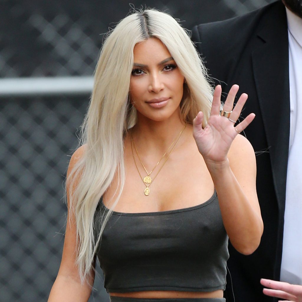 Kim Kardashian hat Kanye West dort getroffen, wo es wehtut, indem sie Adidas- und Balenciaga-Kleidung auf Instagram trug