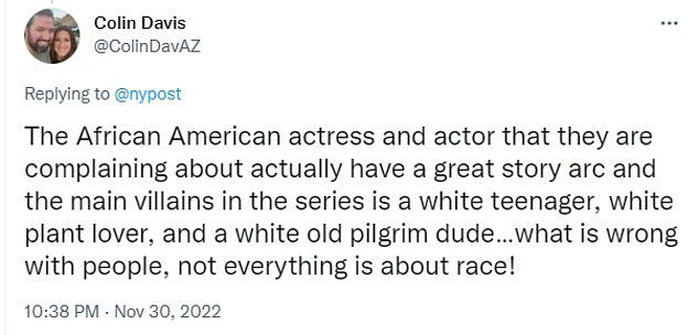 Andere in den sozialen Medien haben jedoch darauf hingewiesen, dass schwarze Charaktere mehr als nur Mobber geworden sind und dass die Show immer noch weiße Charaktere als Hauptschurken darstellt.