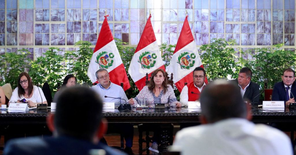 Der peruanische Präsident fordert den Kongress auf, inmitten tödlicher Proteste Wahlen durchzuführen